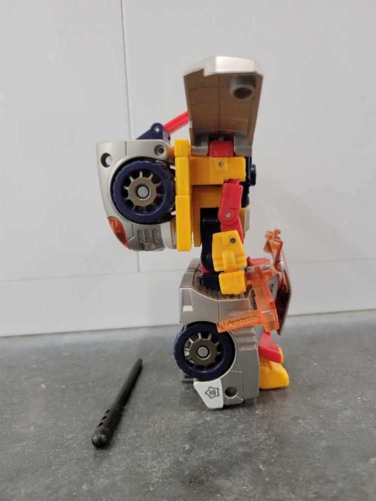 Hot Shot Energon Robot Mode - Hasbro (Energon) action figure collectible - Main Image 3