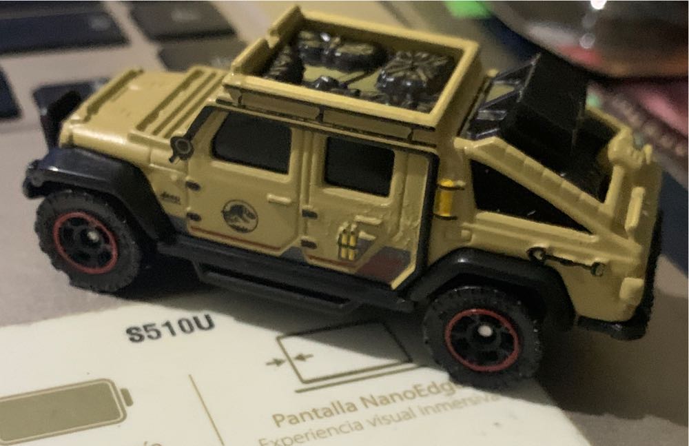 19 Jeep Gladiator - Matchbox / Mattel (Jurassic World Vehiculos) action figure collectible - Main Image 3