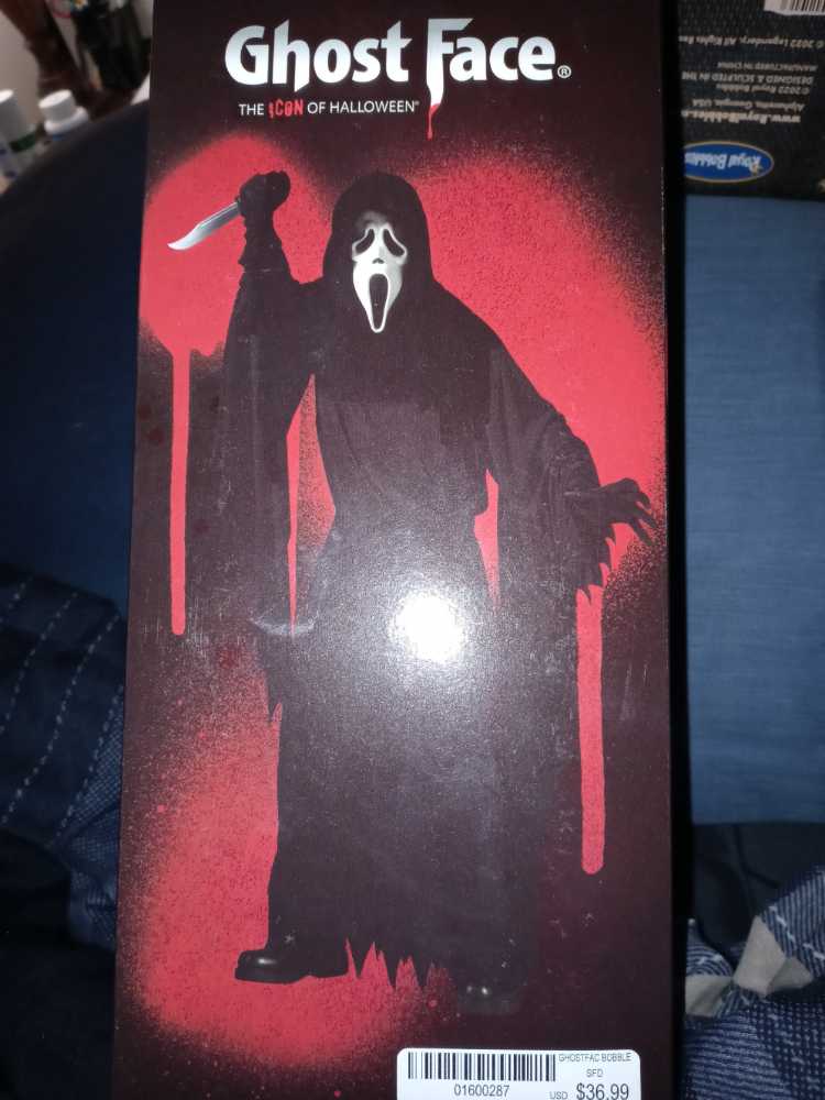 Scream: Ghost Face  - Royal Bobbles (Scream) action figure collectible - Main Image 2
