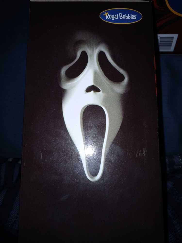 Scream: Ghost Face  - Royal Bobbles (Scream) action figure collectible - Main Image 3