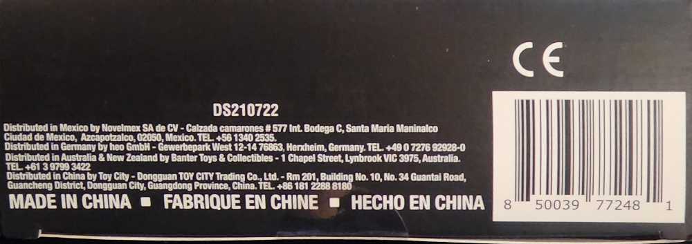 Michelangelo (Orange & White Letterman Jacket) - Loyal Subjects (The Loyal Subjects: BST AXN (TMNT)) action figure collectible [Barcode 850039772481] - Main Image 4