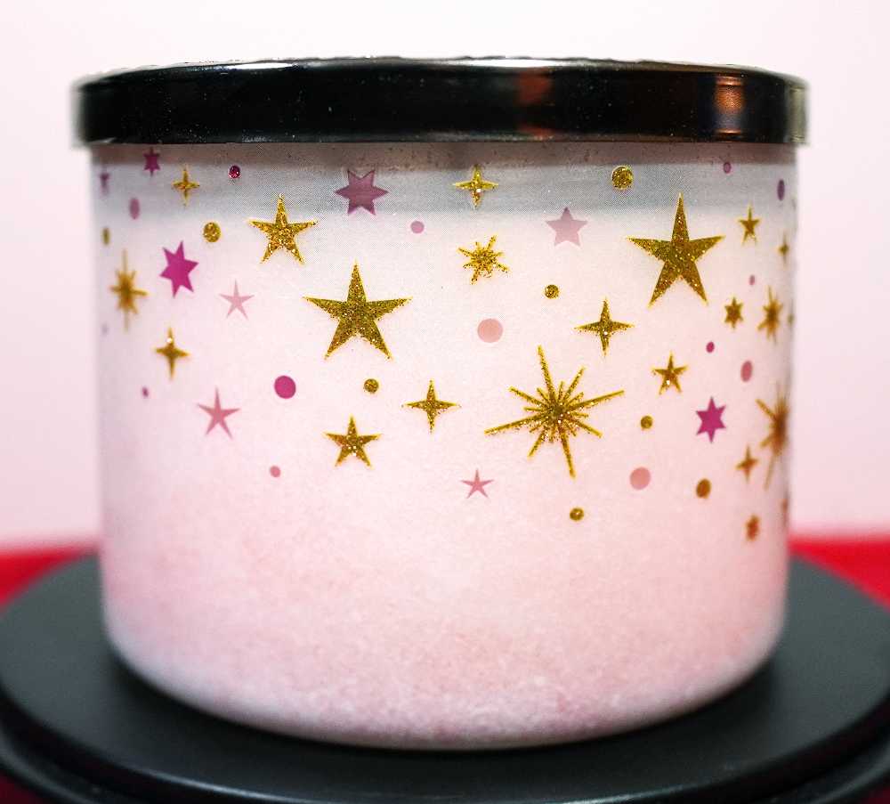 CANDLE: Christmas Bath & Bodyworks Land Of Sweets  2022 - Bath & Bodyworks Candle (Christmas Candles) action figure collectible [Barcode 667557461991] - Main Image 3