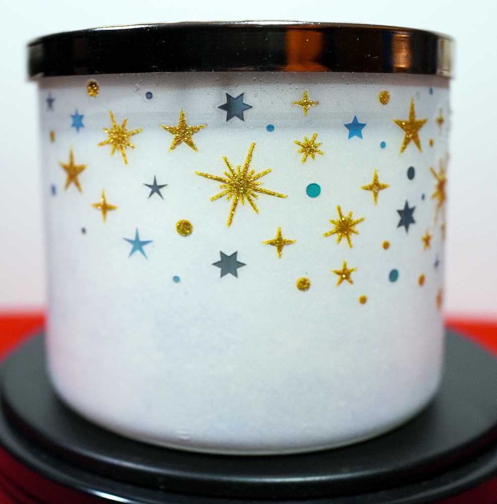 CANDLE: Christmas Bath & Bodyworks Land Of Snow  2022 - Bath & Bodyworks Candle (Christmas Candles) action figure collectible [Barcode 667557460932] - Main Image 3