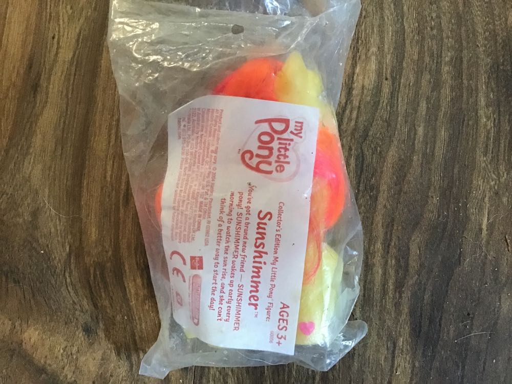 Sunshimmer  (MIB G3) action figure collectible - Main Image 2