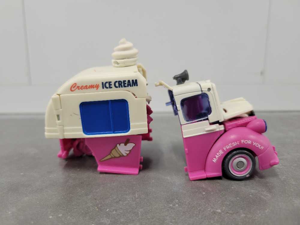 Skids Mudflap - Hasbro (Revenge Of The Fallen) action figure collectible - Main Image 3