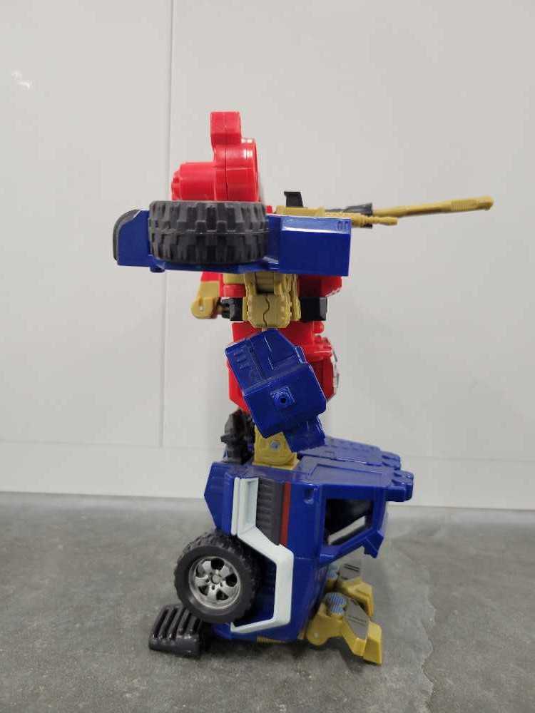 Ironhide - Hasbro (Energon) action figure collectible - Main Image 3