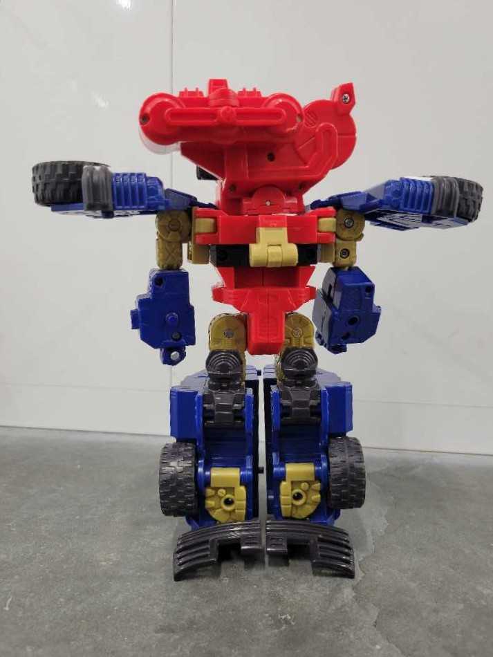 Ironhide - Hasbro (Energon) action figure collectible - Main Image 4