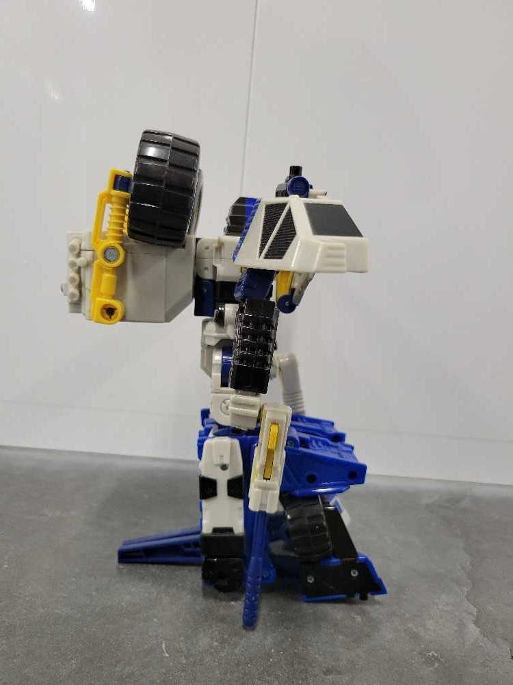 Beachcomber - Hasbro (Energon) action figure collectible - Main Image 3