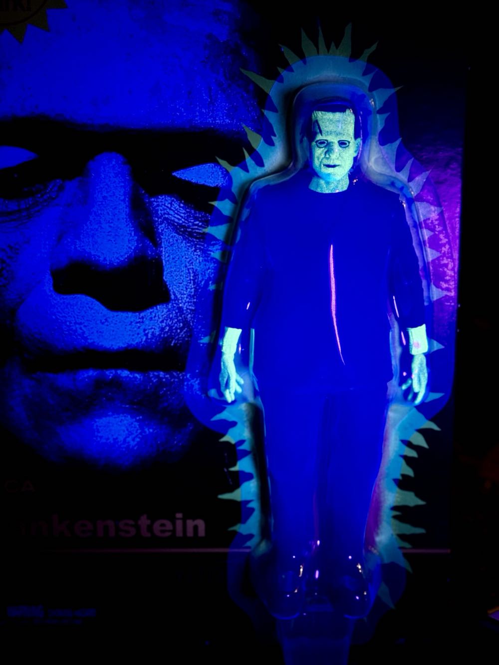 UNIVERSAL MONSTERS - GLOW-IN-THE-DARK RETRO FRANKENSTEIN 7” SCALE ACTION FIGURE - Neca (Universal Monsters) action figure collectible [Barcode 634482048344] - Main Image 2