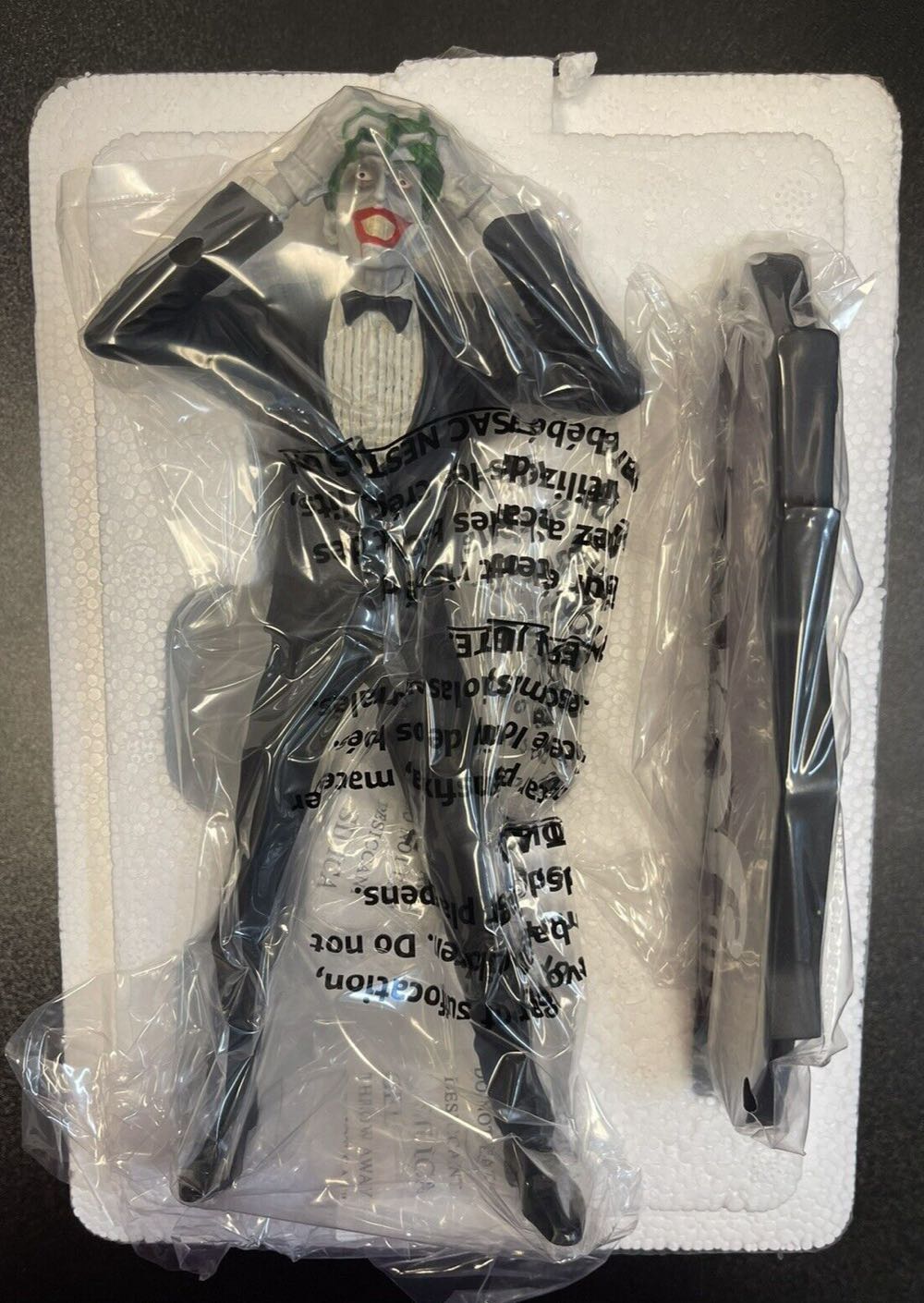 DC Direct - Joker Statue (Purple Craze) - McFarlane Toys (Batman) action figure collectible [Barcode 787926301250] - Main Image 2