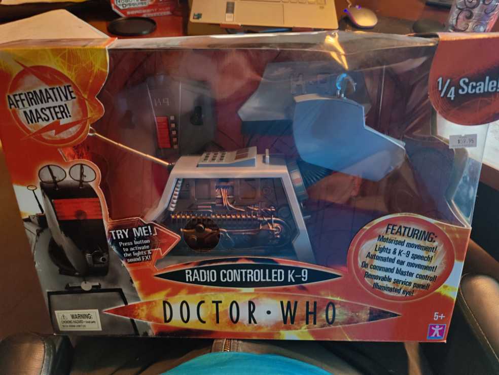 Remote Control K9 - Character Options (Doctor Who) action figure collectible [Barcode 5029736021542] - Main Image 3