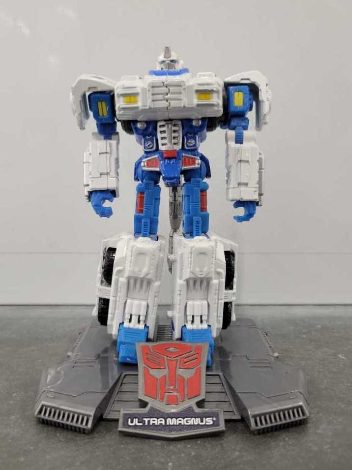 Ultra Magnus, The WWI - Hasbro (Titanium) action figure collectible - Main Image 2