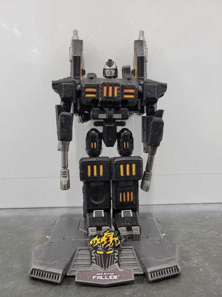Fallen, The WWI Robot Mode - Hasbro (Titanium) action figure collectible - Main Image 2