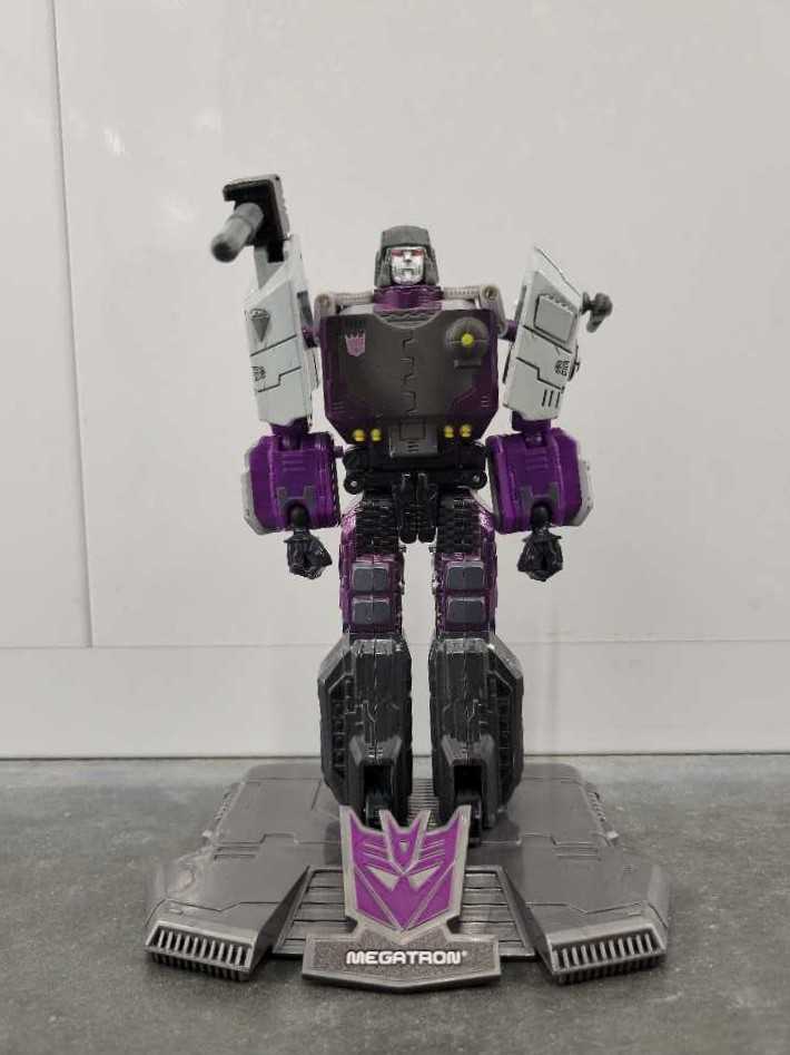Megatron Tank Robot Mode - Hasbro (Titanium) action figure collectible - Main Image 2