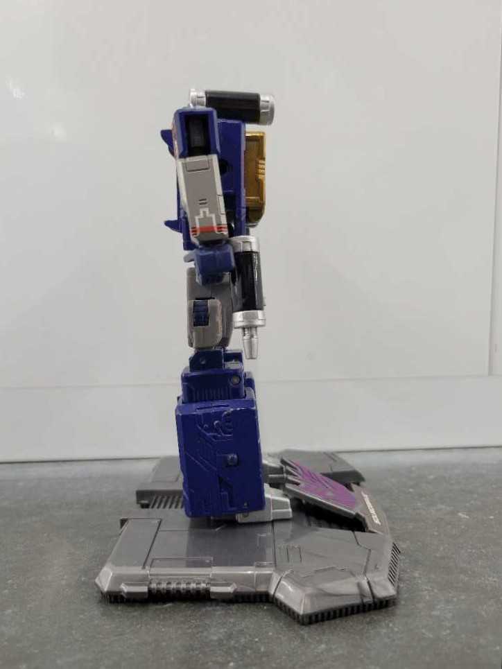 Soundwave With Laserbeak Robot Mode - Hasbro (Titanium) action figure collectible - Main Image 3