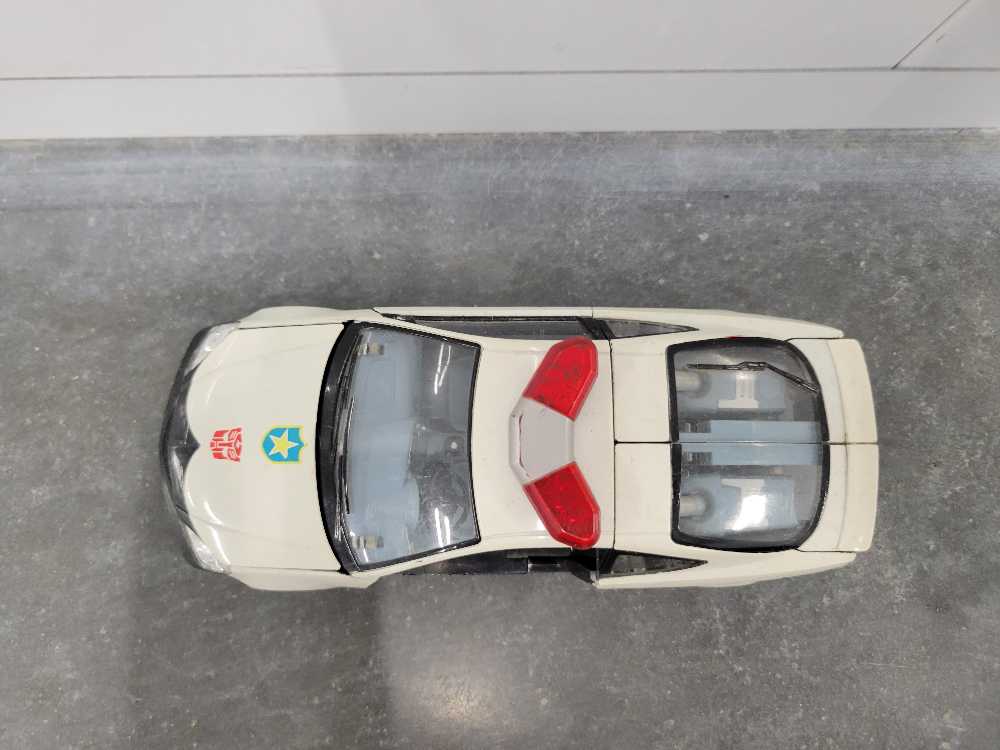 Prowl 4th Vehicle Mode  - Hasbro (Alternators) action figure collectible - Main Image 2