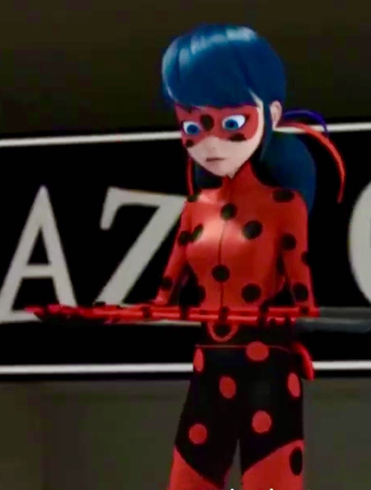 Ladybug Lucky Charm - Playmates Toys (Miraculous) action figure collectible [Barcode 043377504276] - Main Image 2