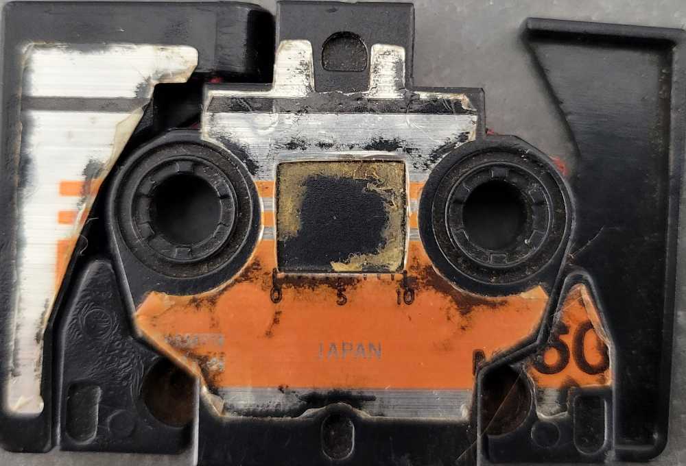 Laserbeak 6th - Hasbro (1984) action figure collectible - Main Image 3