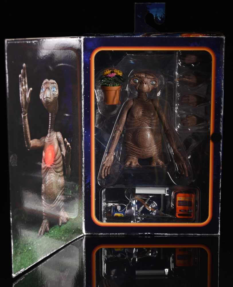 E.T. - FILMS - COMEDY (E.T.) action figure collectible [Barcode 634482550793] - Main Image 3