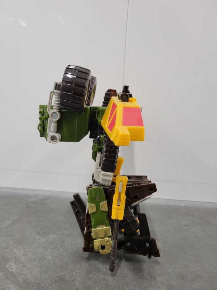 Cliffjumper  - Hasbro (Energon) action figure collectible - Main Image 3