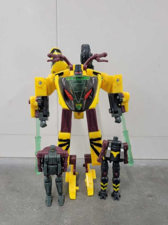 Rapid Run With Nightscream And Spycruz Nightcreeper - Hasbro (Energon) action figure collectible - Main Image 2