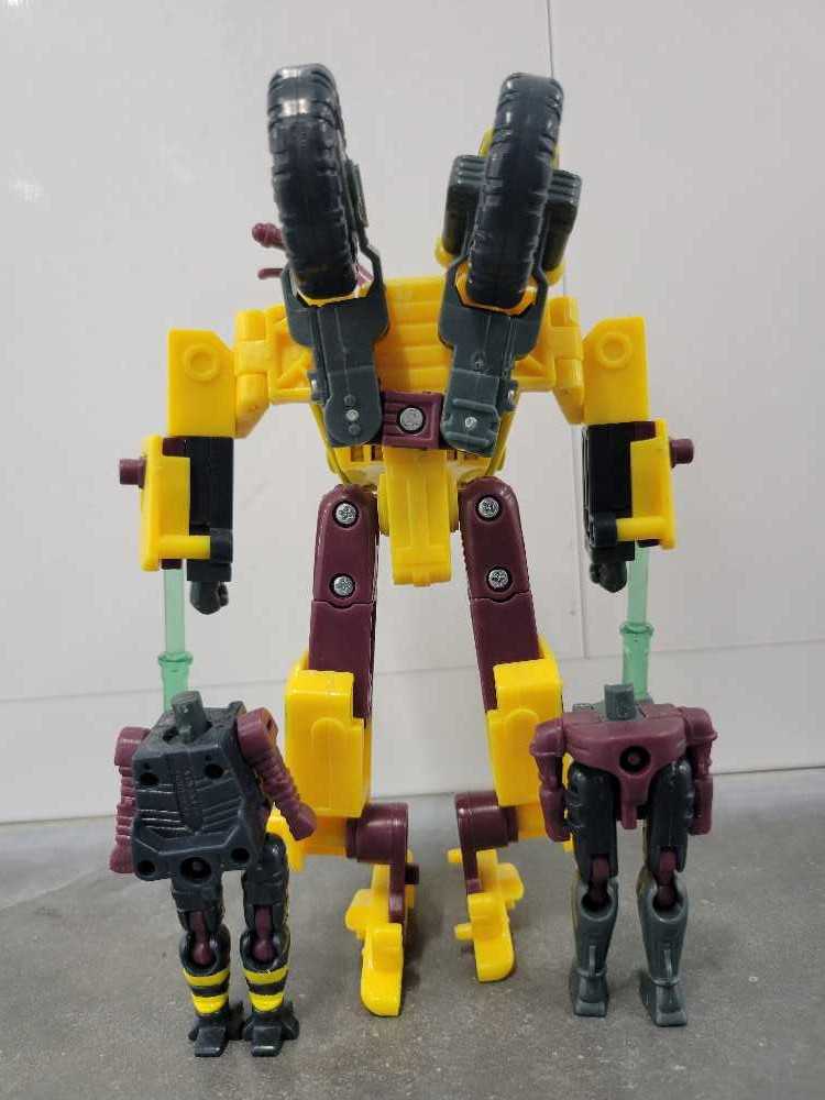 Rapid Run With Nightscream And Spycruz Nightcreeper - Hasbro (Energon) action figure collectible - Main Image 4