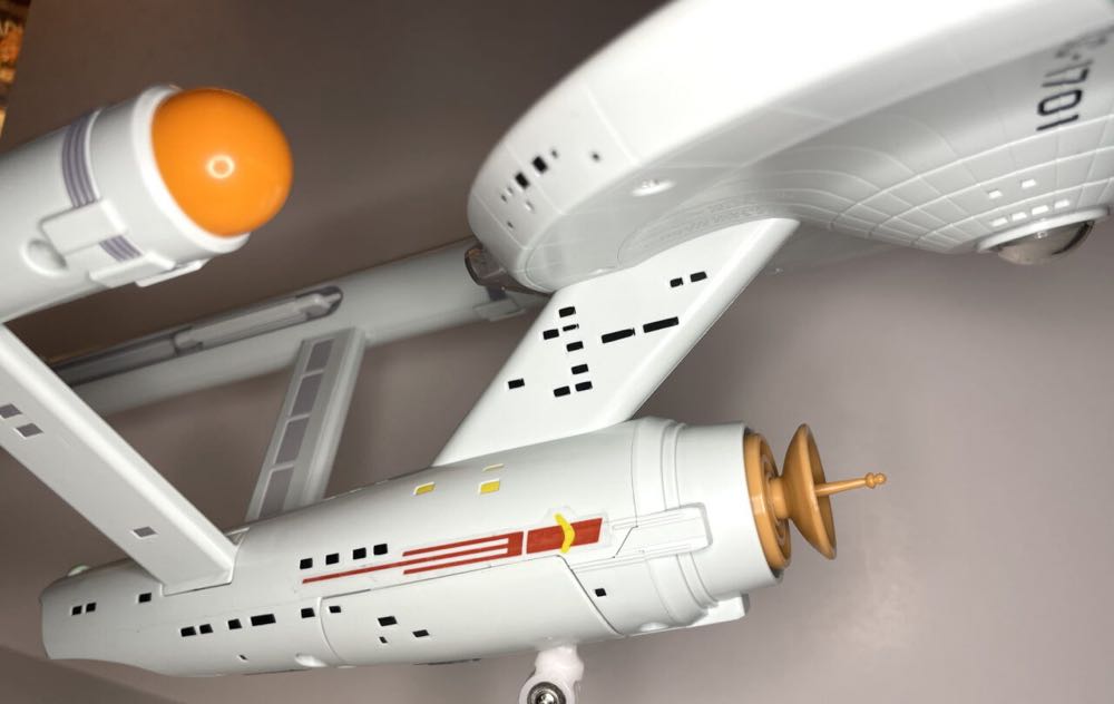 U.S.S. Enterprise NCC-1701 - Playmates Toys (Star Trek TOS) action figure collectible [Barcode 043377632085] - Main Image 4
