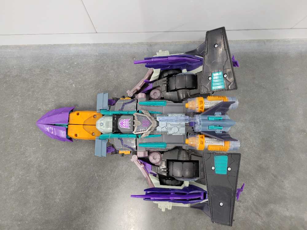 Megatron Leader 3rd Flight Mode - Hasbro (Cybertron) action figure collectible - Main Image 2