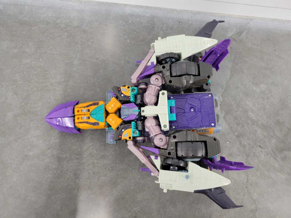 Megatron Leader 3rd Flight Mode - Hasbro (Cybertron) action figure collectible - Main Image 4