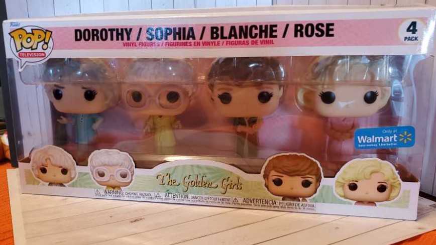 Golden Girls In Robes  action figure collectible [Barcode 889698664516] - Main Image 2