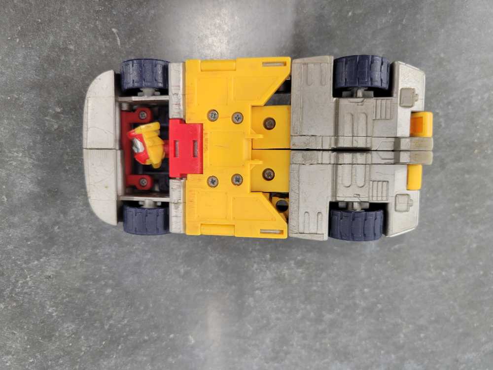 Hot Shot Energon Vehicle Mode  - Hasbro (Energon) action figure collectible - Main Image 4