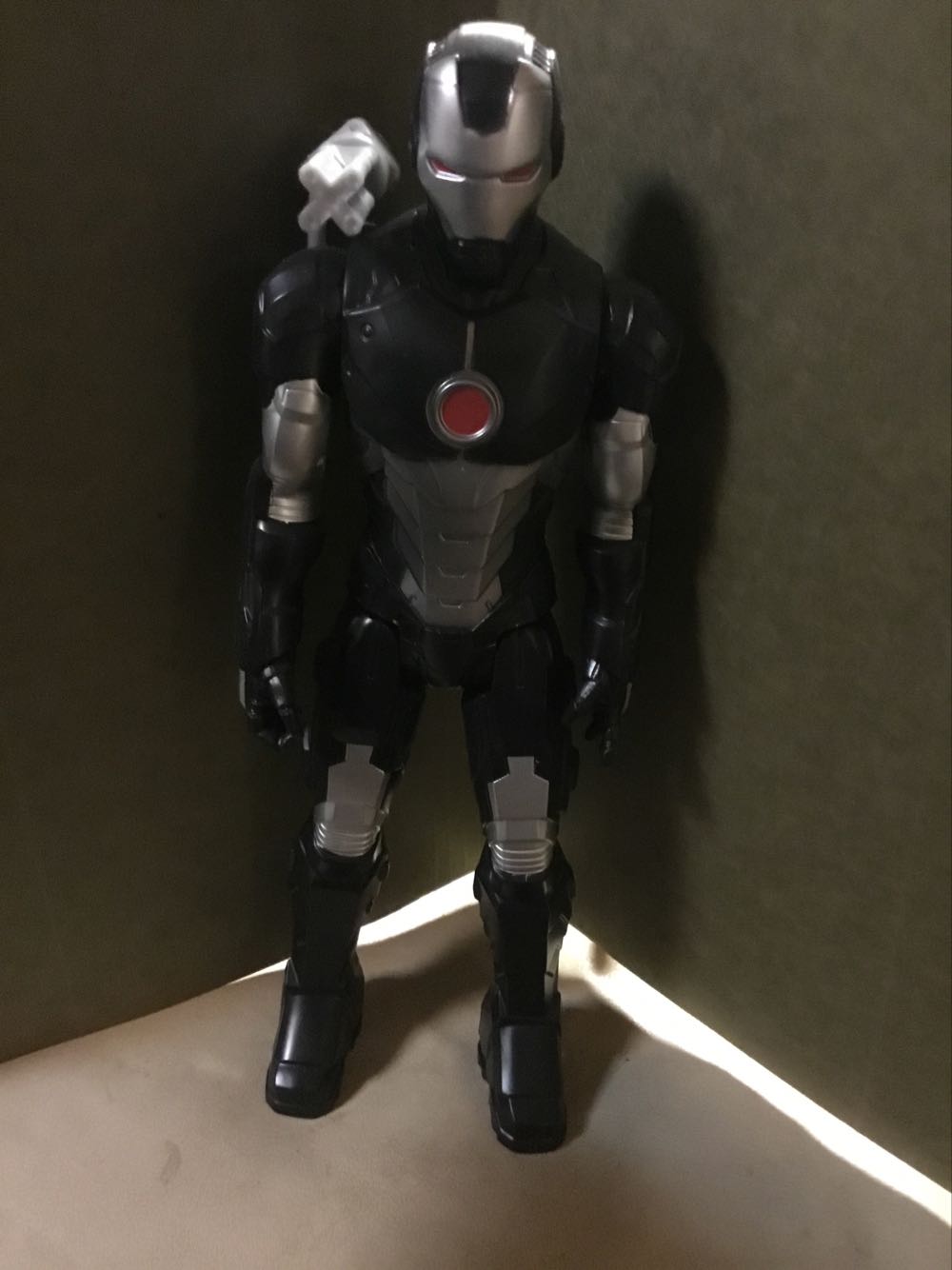 War Machine - Hasbro (Avengers) action figure collectible - Main Image 2
