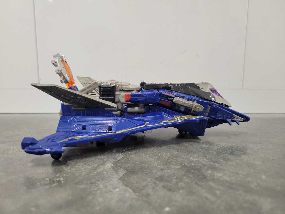 Soundwave With Laserbeak 3rd Jet Mode 1st - Hasbro (Cybertron) action figure collectible - Main Image 3