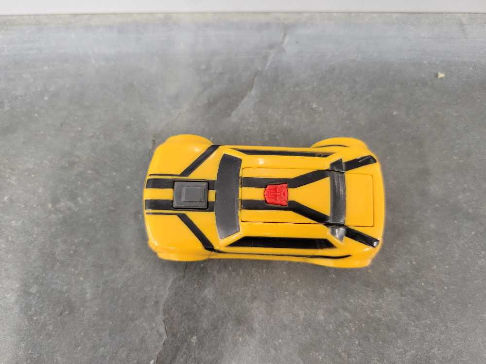 Bumblebee - Hasbro (Transformers: Prime) action figure collectible - Main Image 2