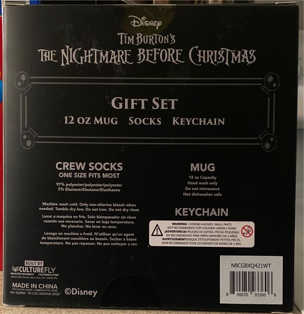 Tim Burton’s The Nightmare Before Christmas Gift Set  action figure collectible [Barcode 840070933606] - Main Image 2