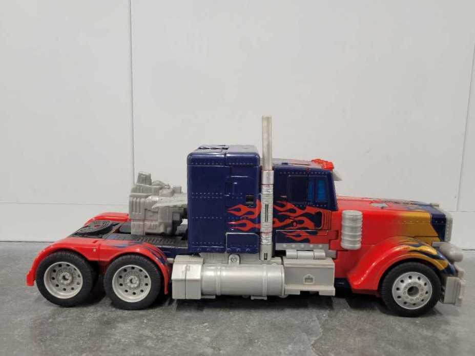 Optimus Prime Leader 5th Truck Mode - Hasbro (Movie) action figure collectible - Main Image 3