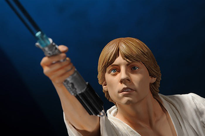 Luke Skywalker (Tatooine) Collectible Mini Bust - Gentle Giant Ltd. (Star Wars) action figure collectible [Barcode 871810008018] - Main Image 4