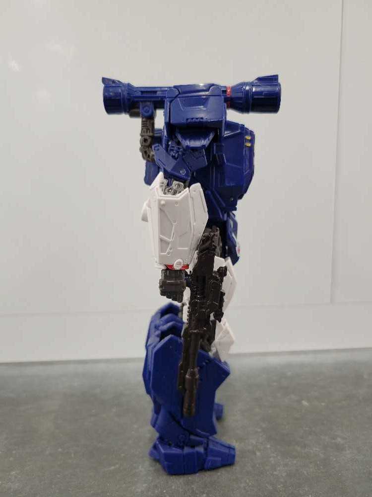83 Soundwave Robot Mode - Hasbro (Studio Series) action figure collectible - Main Image 3