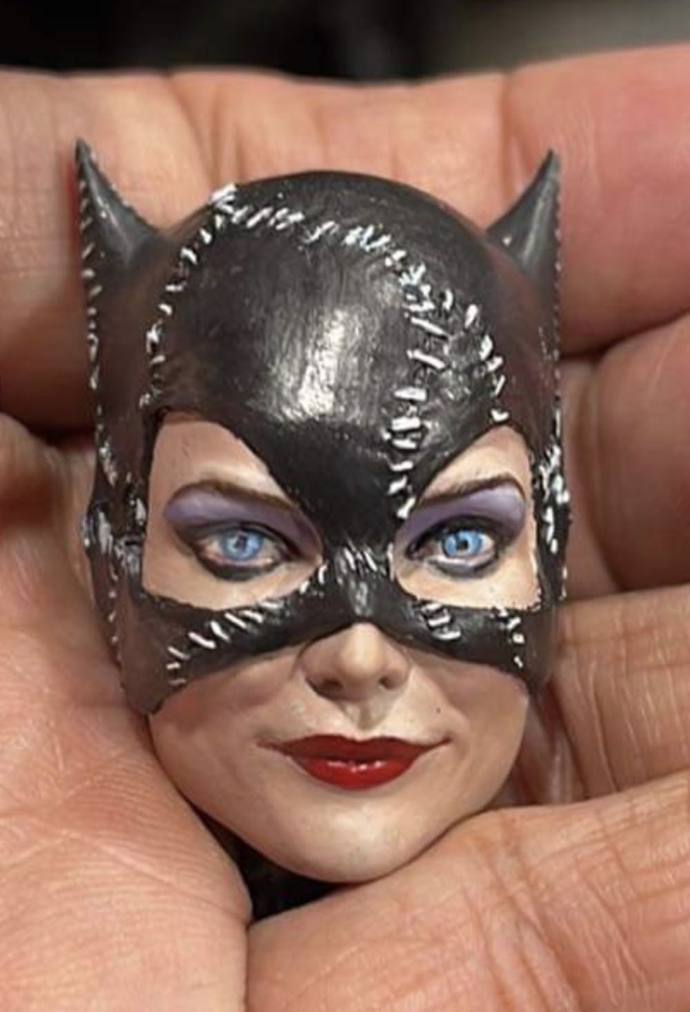 Catwoman : Michelle Pfiffer - Custom (DC Movies) action figure collectible - Main Image 3