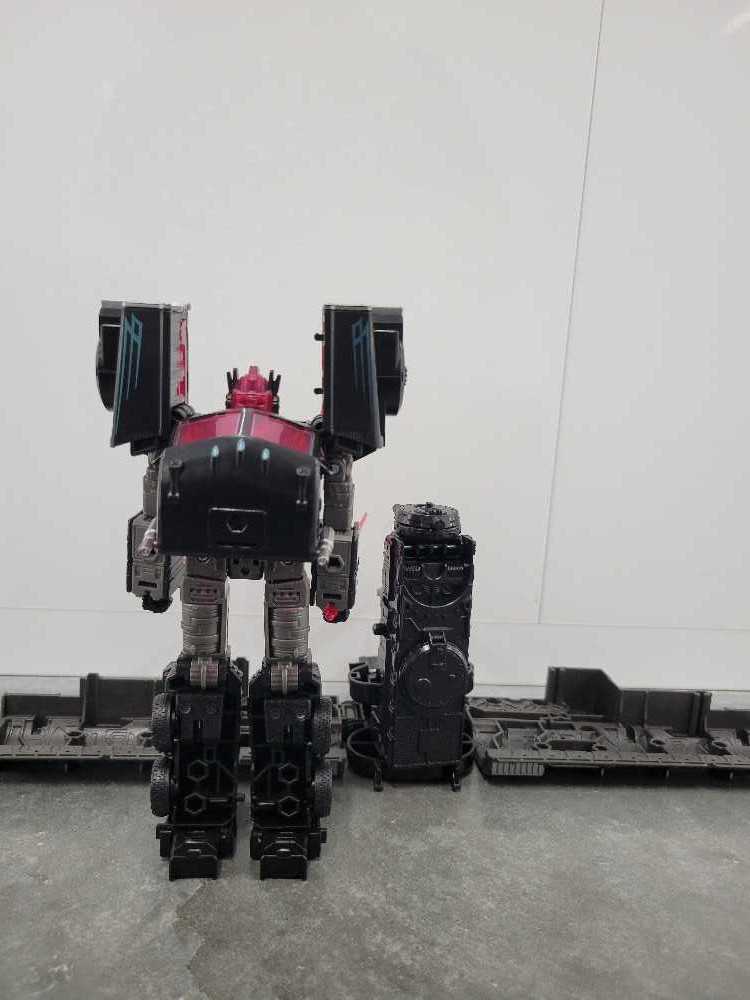 Scourge Nemesis Prime Black Convoy Robot Mode - Hasbro (Legacy Velocitron Speedia 500 Collection) action figure collectible - Main Image 4
