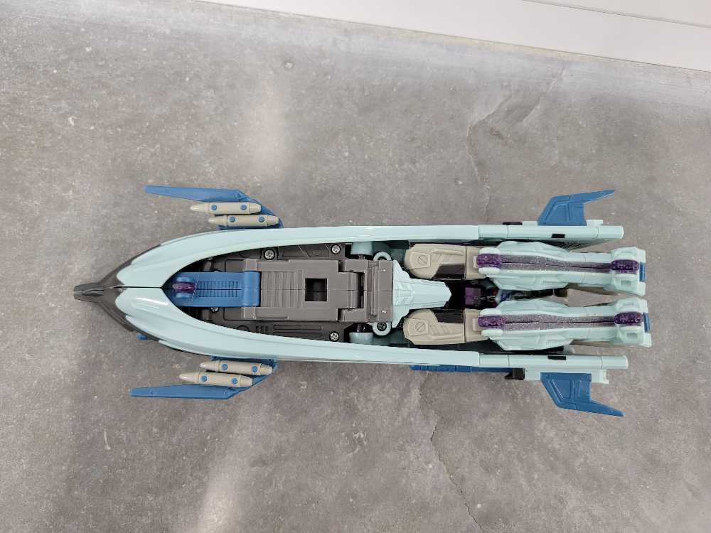 Dreadwing Vehicle Mode  - Hasbro (Energon) action figure collectible - Main Image 4