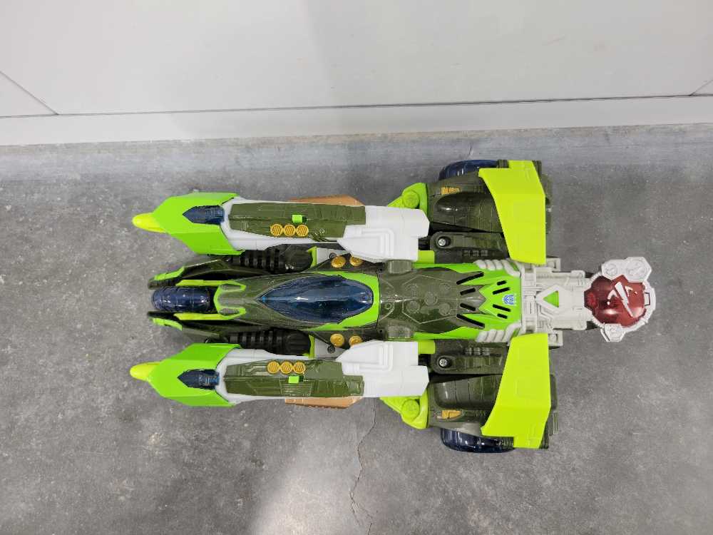 Crumplezone Vehicle Mode vj40 - Hasbro (Cybertron) action figure collectible - Main Image 2