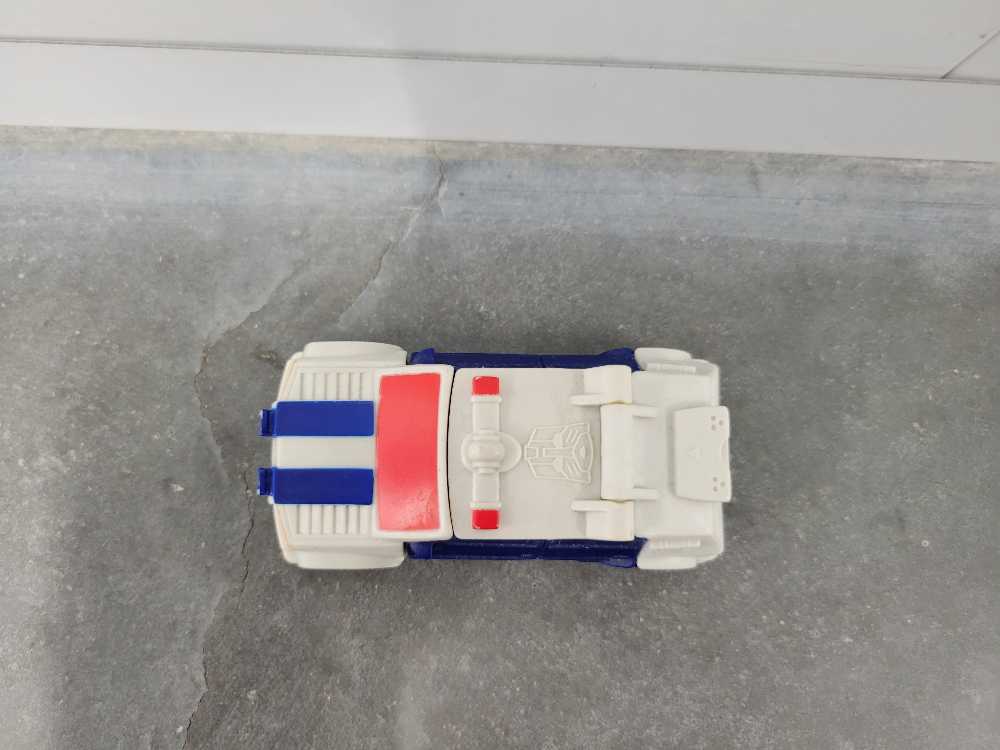 Red Alert Burger King - Hasbro (Cybertron) action figure collectible - Main Image 2