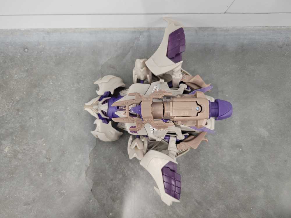 Megatron 3rd Vehicle Mode Leader - Hasbro (Prime) action figure collectible - Main Image 2