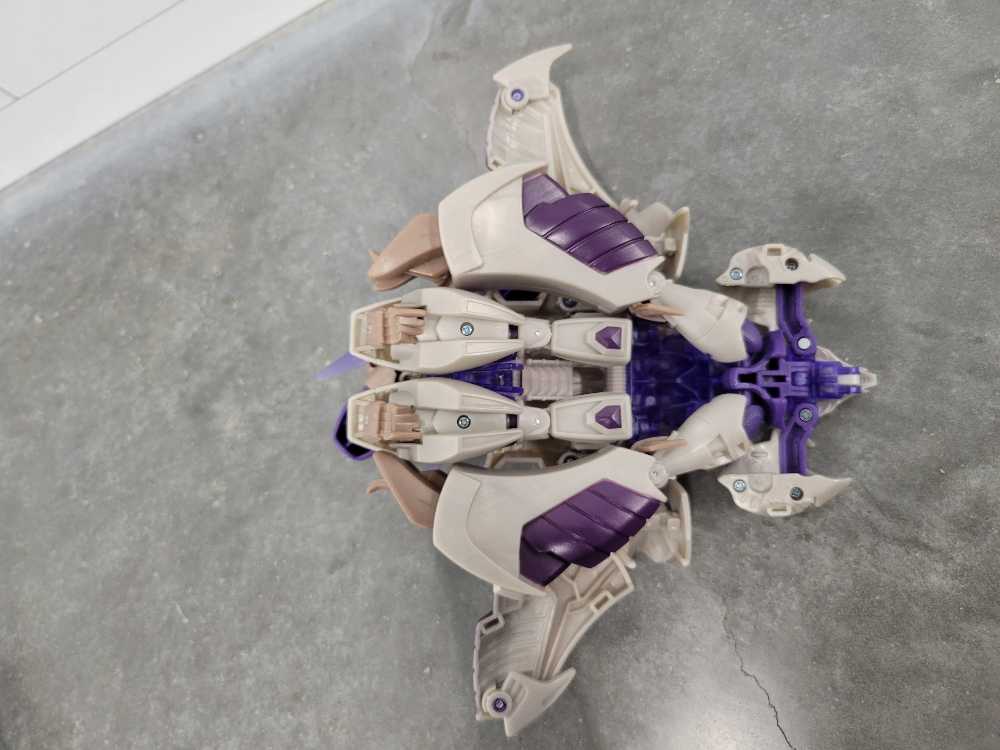 Megatron 3rd Vehicle Mode Leader - Hasbro (Prime) action figure collectible - Main Image 4