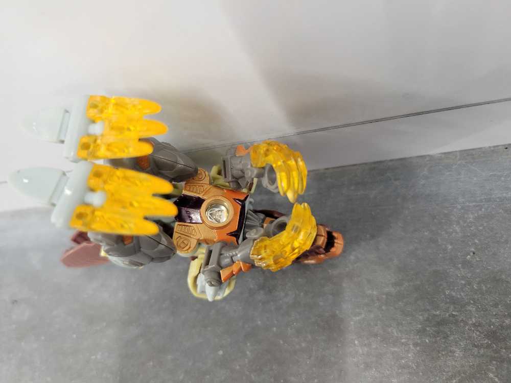 Doom-Lock 4th Missing Accessories  - Hasbro (Energon) action figure collectible - Main Image 4