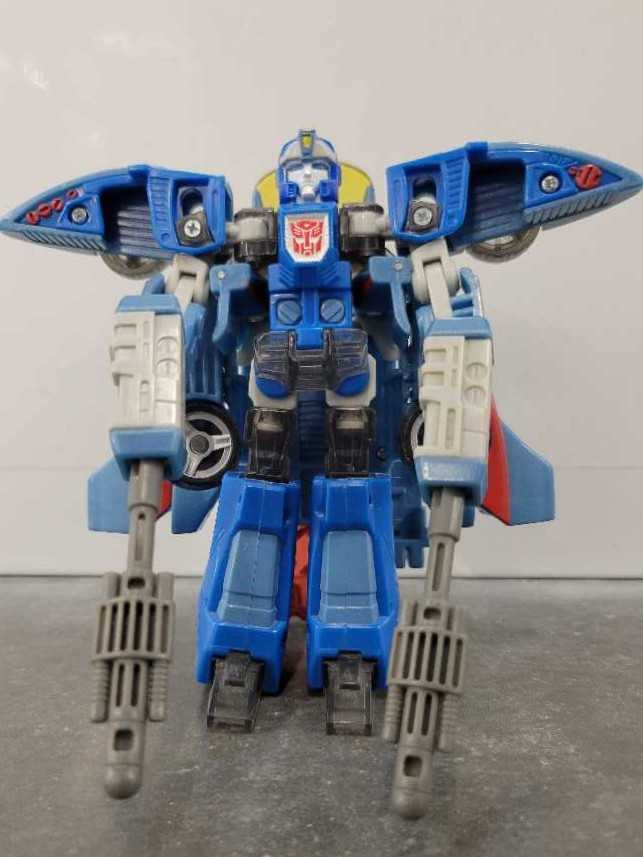 Blurr - Hasbro (Cybertron) action figure collectible - Main Image 2