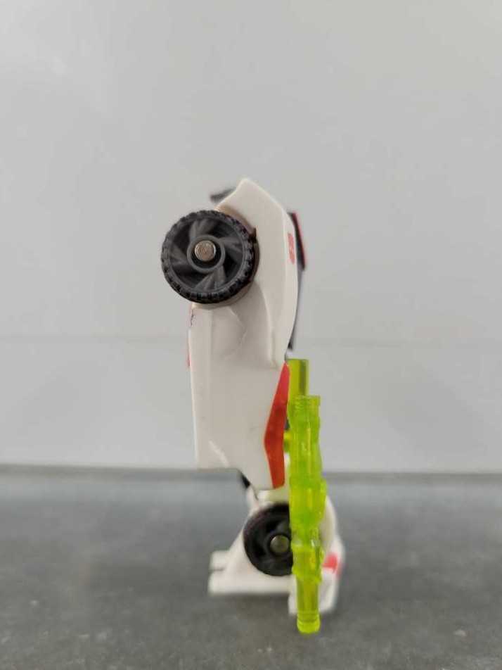 Wheeljack, Hyperspeed Cyberverse  - Hasbro (Prime) action figure collectible - Main Image 2