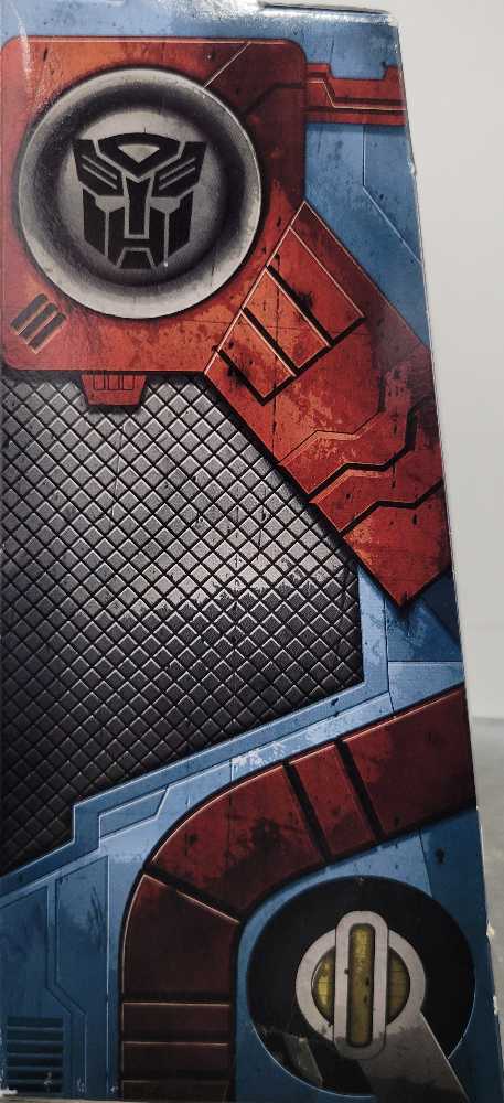 Hot Zone Boxed Target - Hasbro (Titanium) action figure collectible - Main Image 3