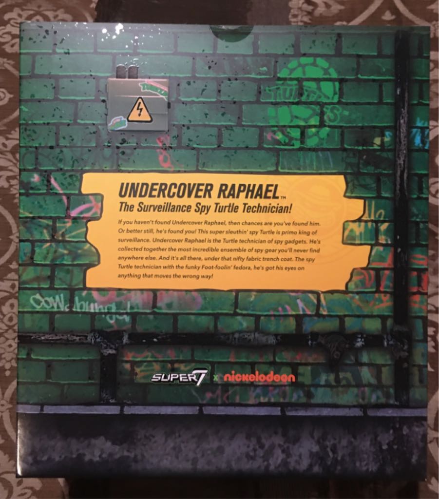 TMNT - Undercover Raphael - Super 7 (Teenage Mutant Ninja Turtles) action figure collectible [Barcode 840049821668] - Main Image 2